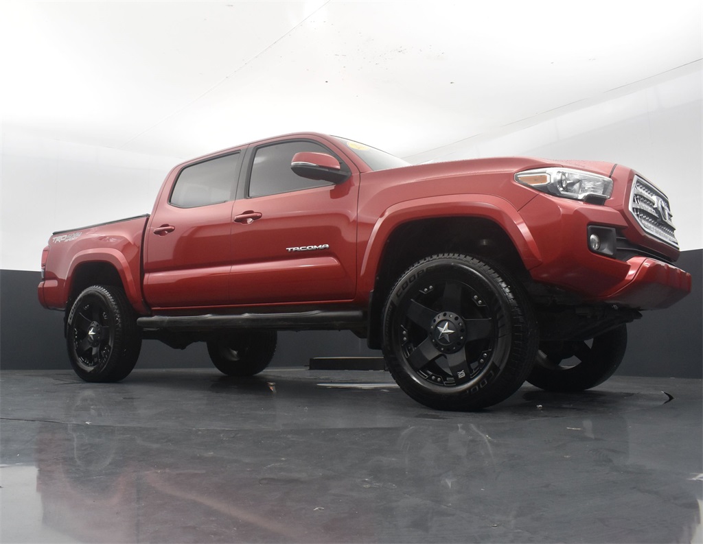 Vehicle image 3 of 52