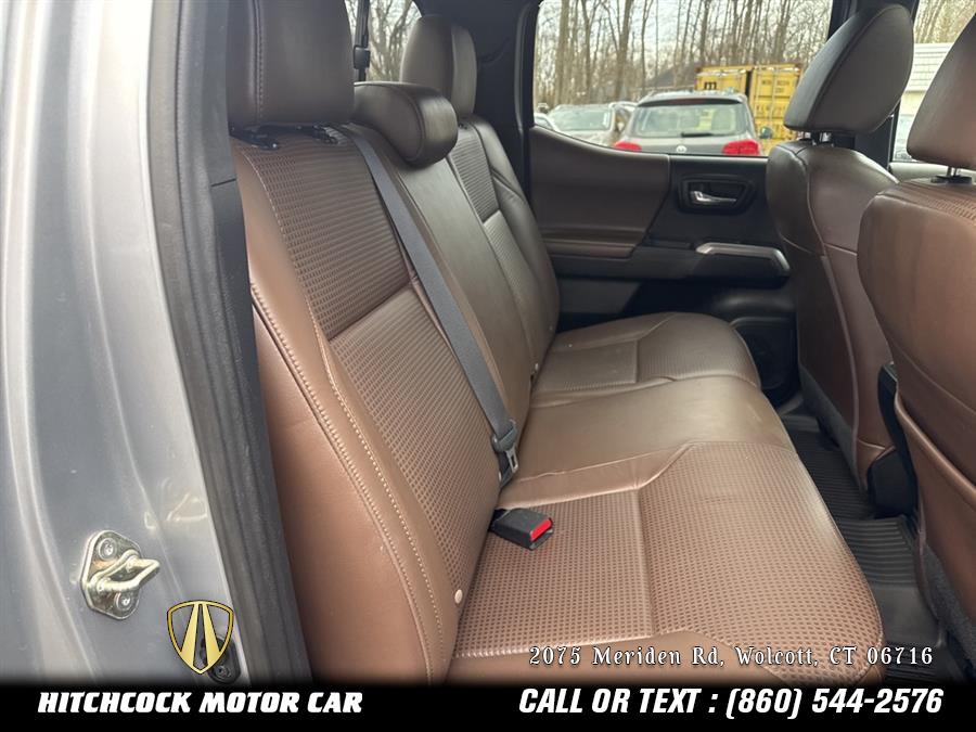 Vehicle image 38 of 48
