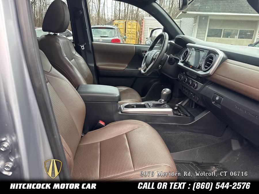 Vehicle image 34 of 48
