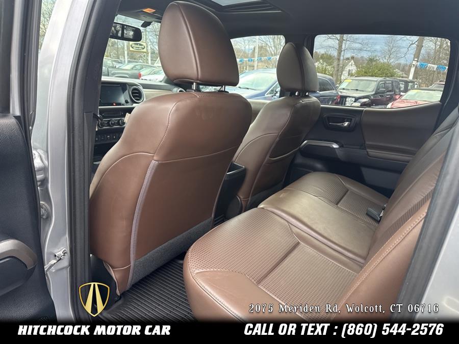 Vehicle image 31 of 48
