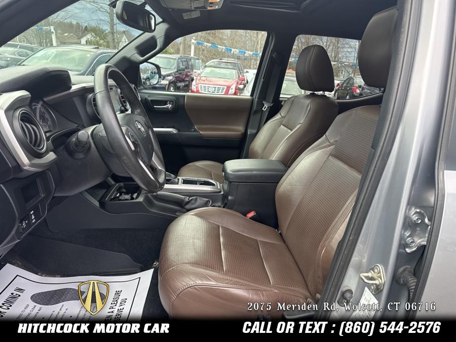 Vehicle image 25 of 48