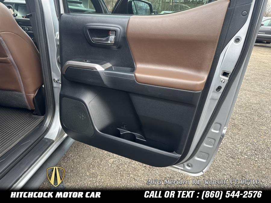 Vehicle image 41 of 48