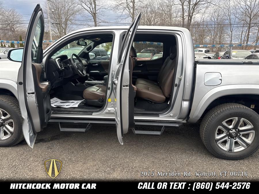 Vehicle image 7 of 48