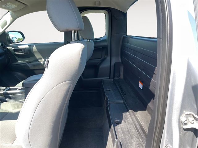 Vehicle image 13 of 37