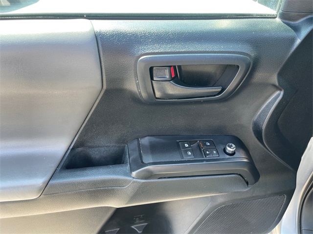 Vehicle image 20 of 37