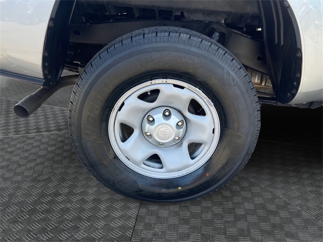 Vehicle image 28 of 37