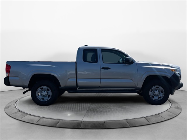 Vehicle image 4 of 37