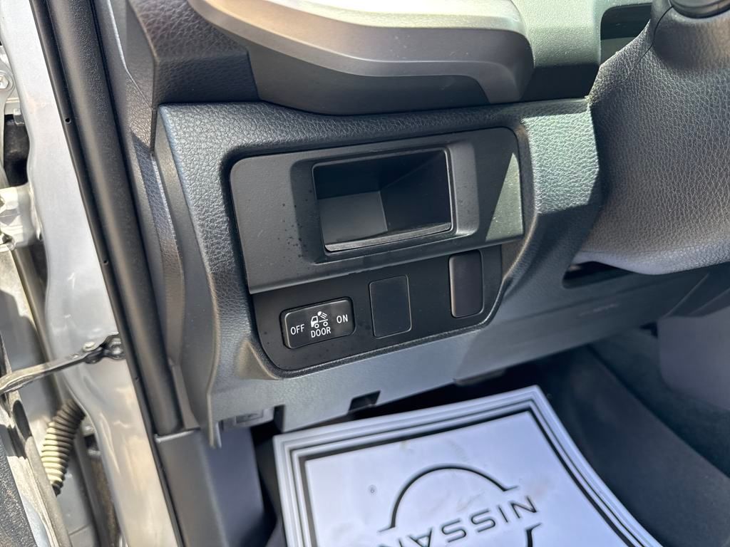 Vehicle image 31 of 36