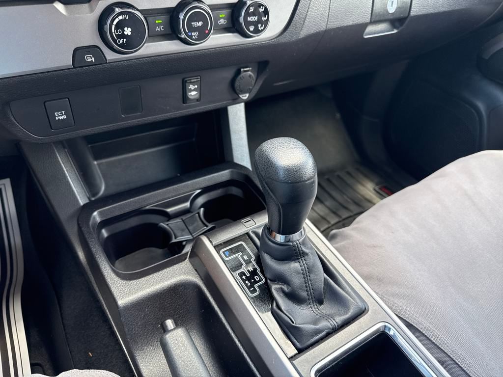Vehicle image 22 of 36