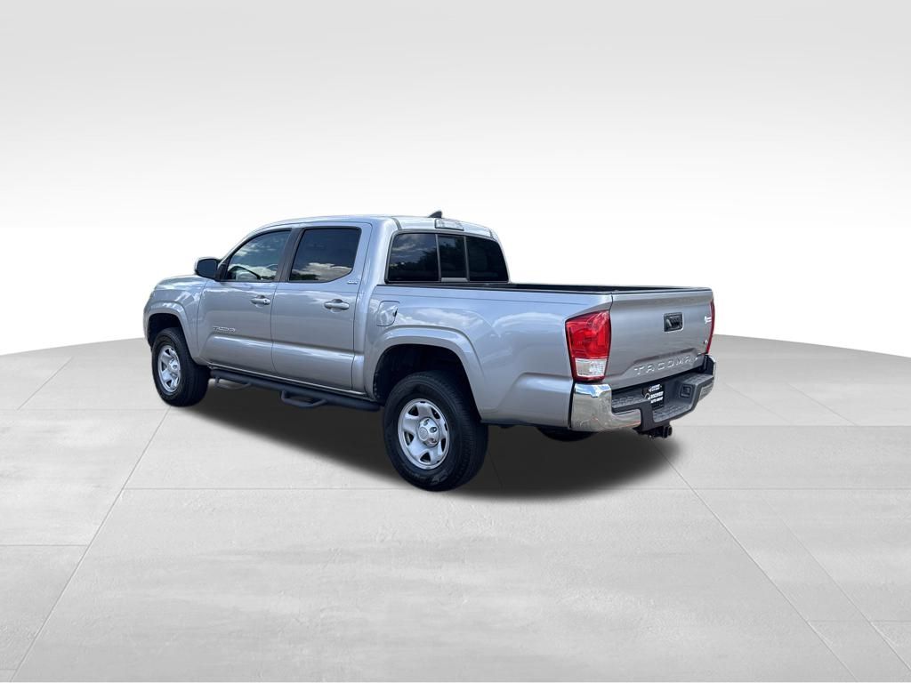 Vehicle image 7 of 36