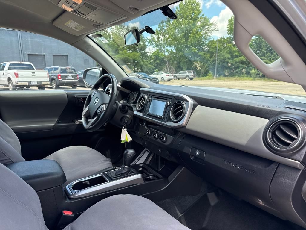 Vehicle image 16 of 36
