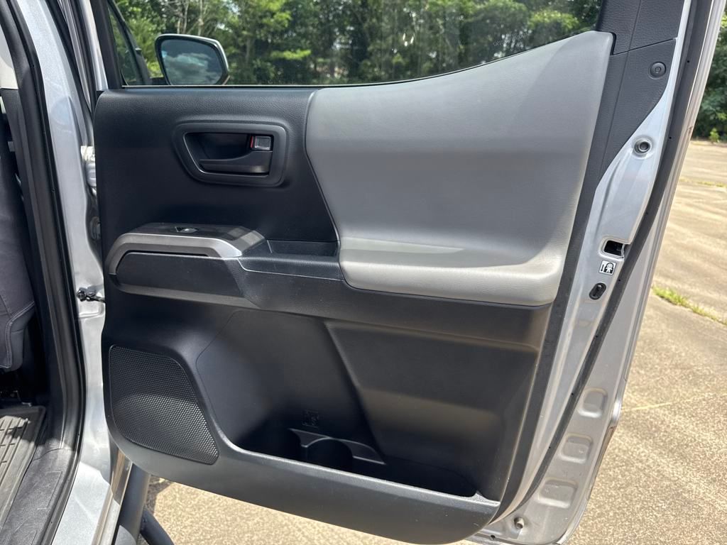 Vehicle image 24 of 36