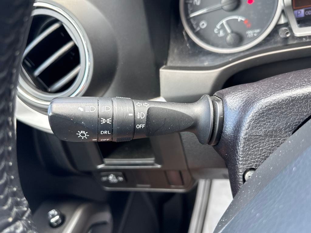 Vehicle image 25 of 36