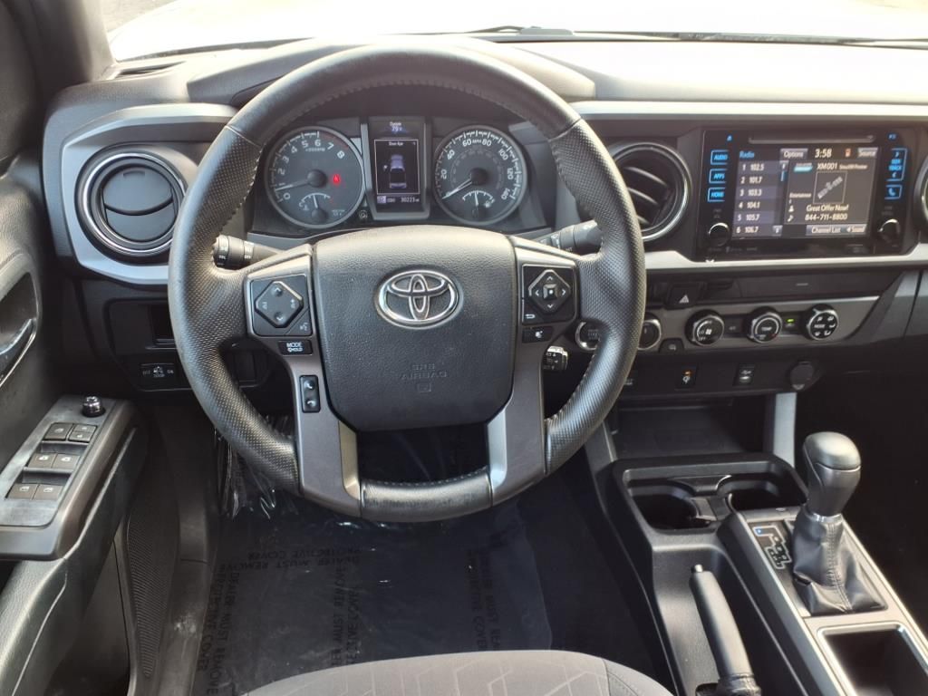 Vehicle image 13 of 30
