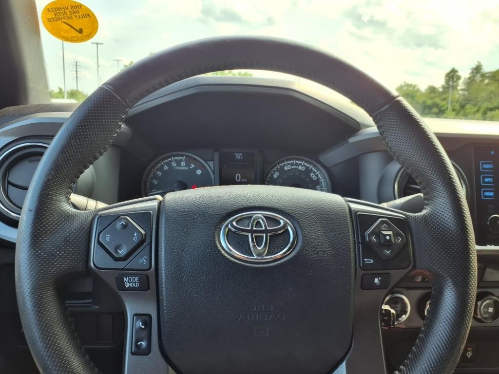 Vehicle image 22 of 30