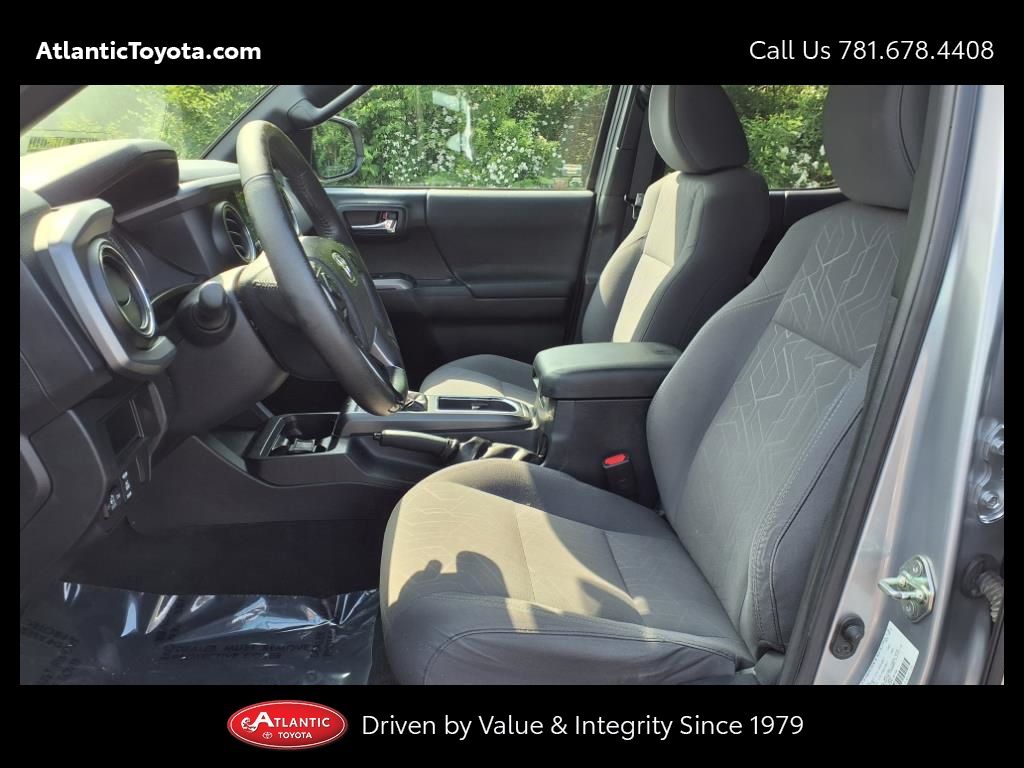 Vehicle image 9 of 30
