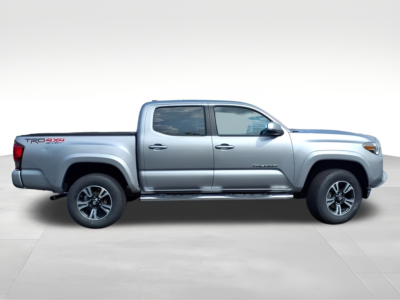 Vehicle image 26 of 30