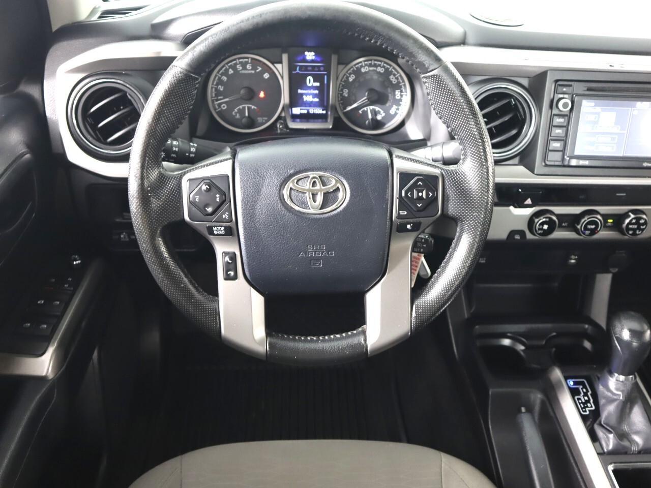 Vehicle image 28 of 43