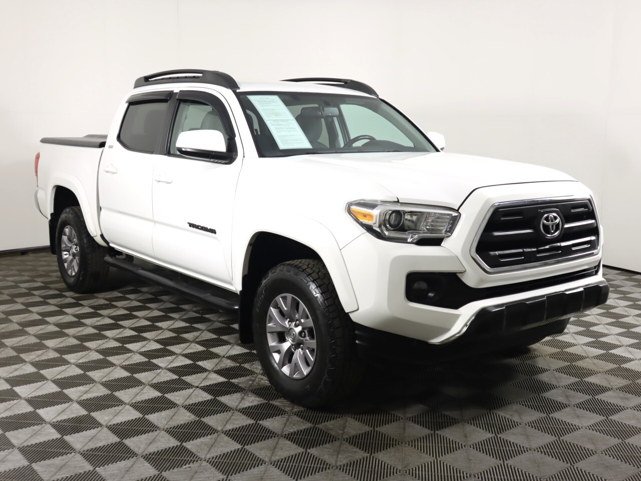 Vehicle image 3 of 43
