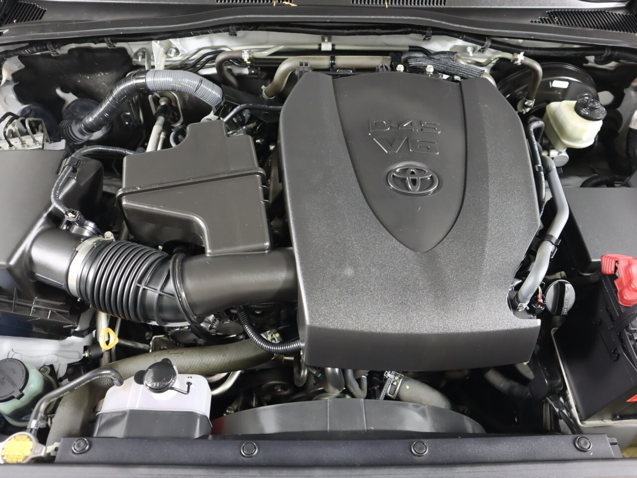 Vehicle image 41 of 43