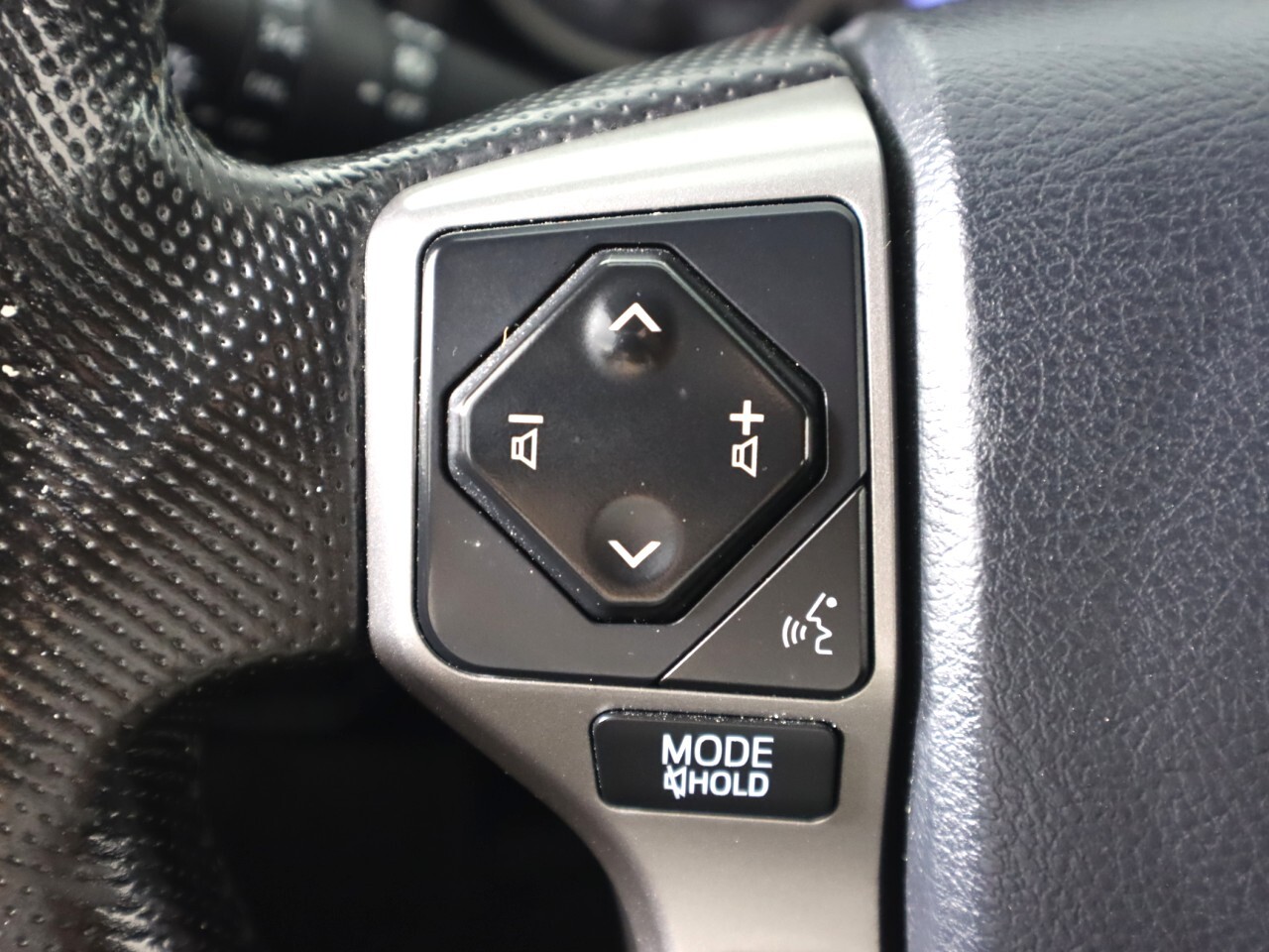 Vehicle image 11 of 43