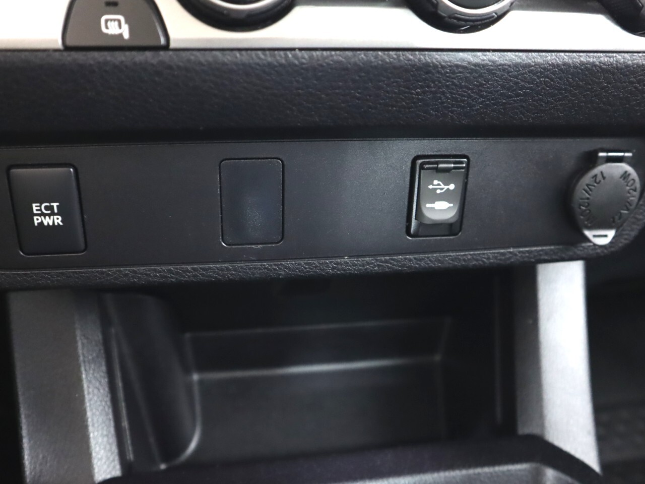 Vehicle image 22 of 43