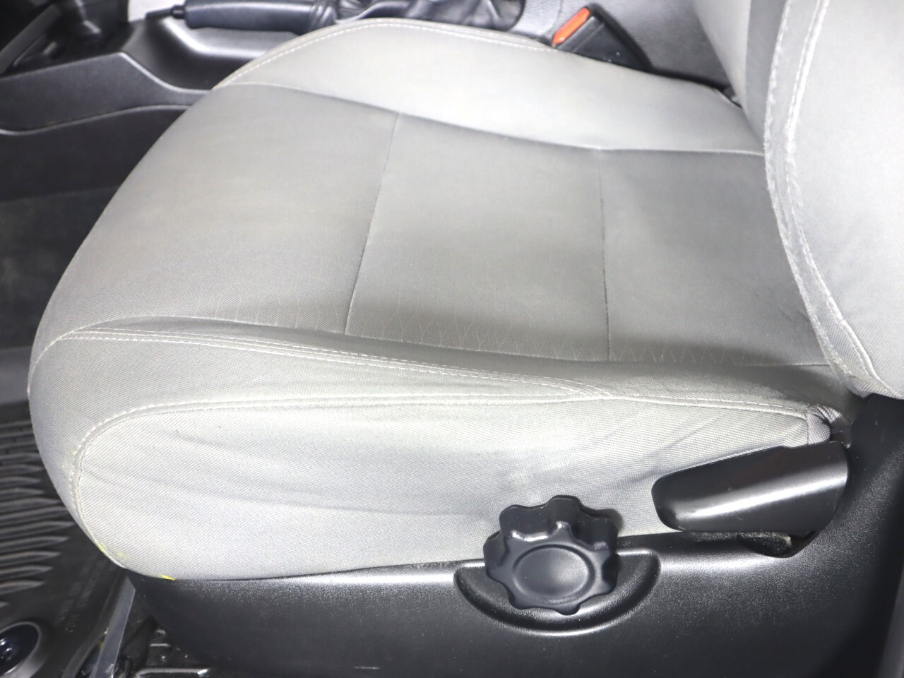 Vehicle image 26 of 43