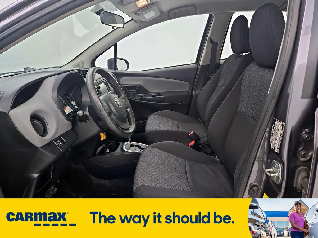 Vehicle image 14 of 27