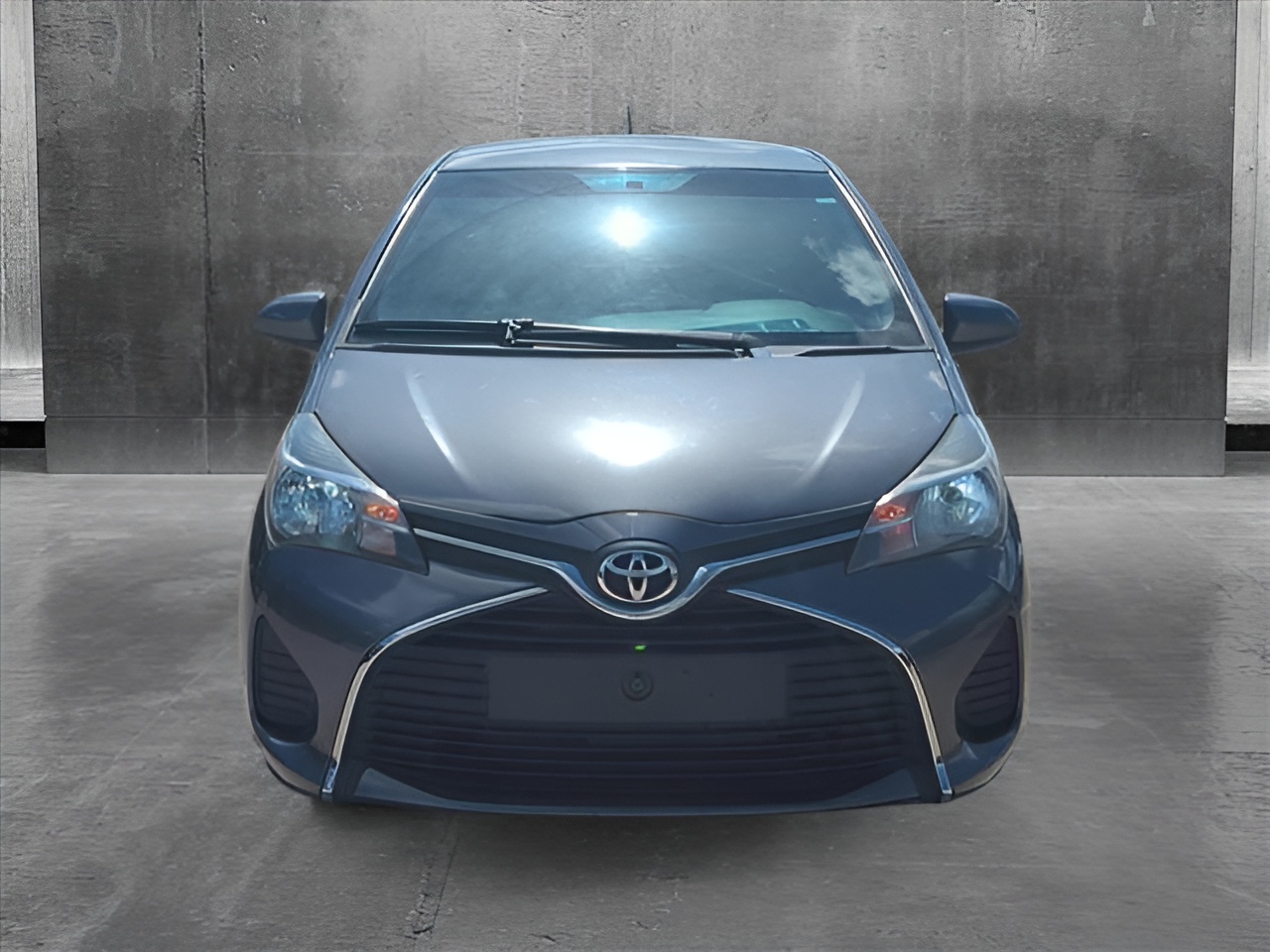 Vehicle image 27 of 32