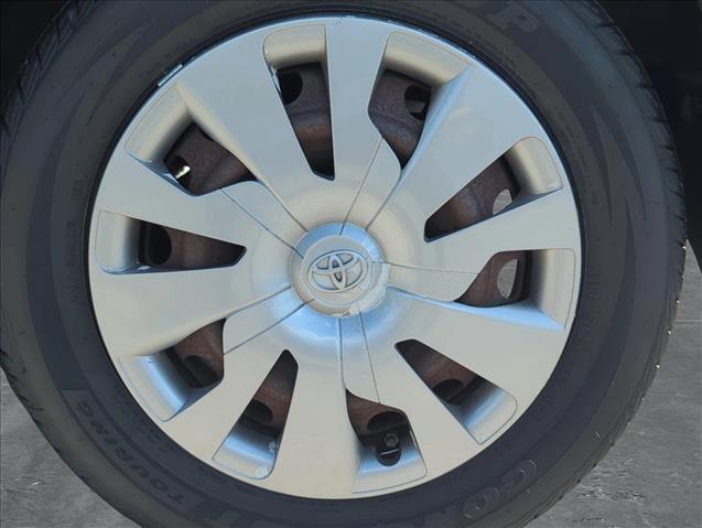 Vehicle image 21 of 32