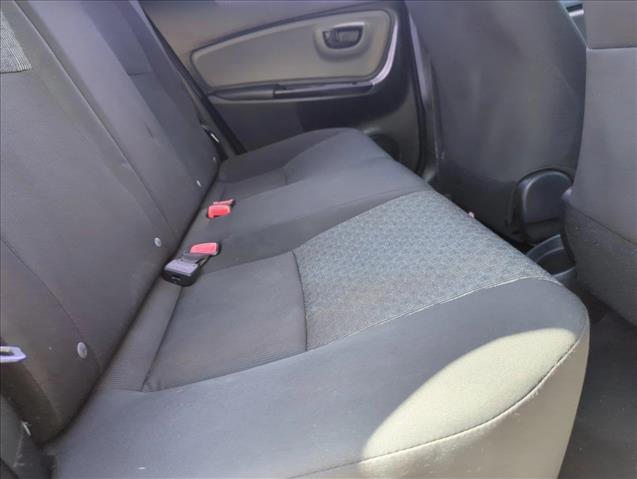Vehicle image 18 of 32