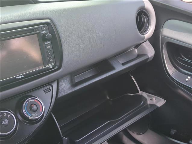 Vehicle image 14 of 32