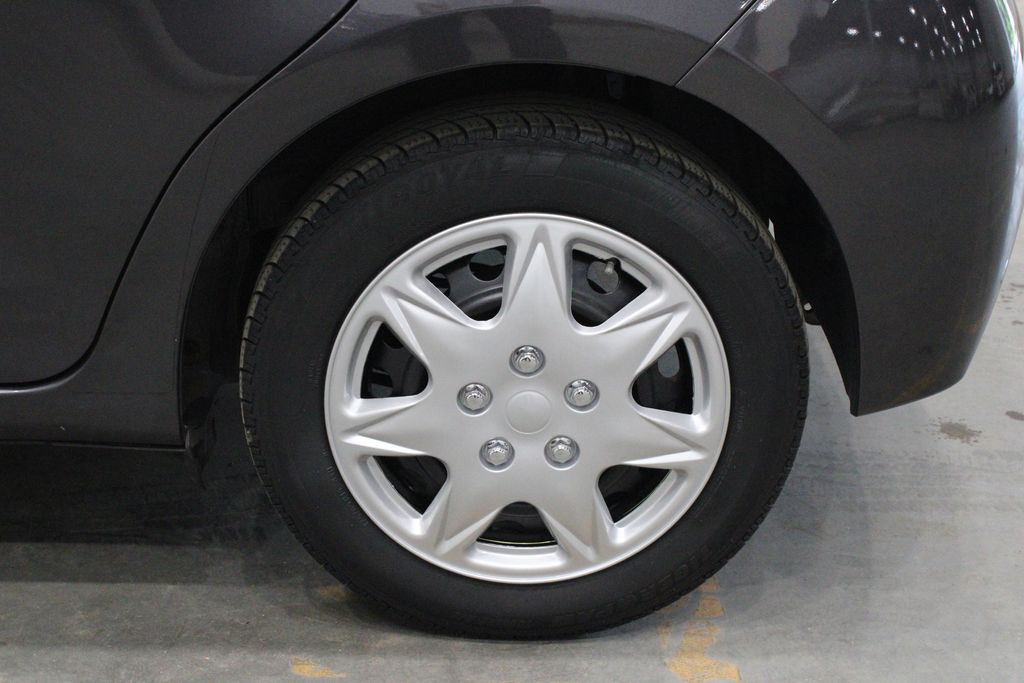 Vehicle image 7 of 36