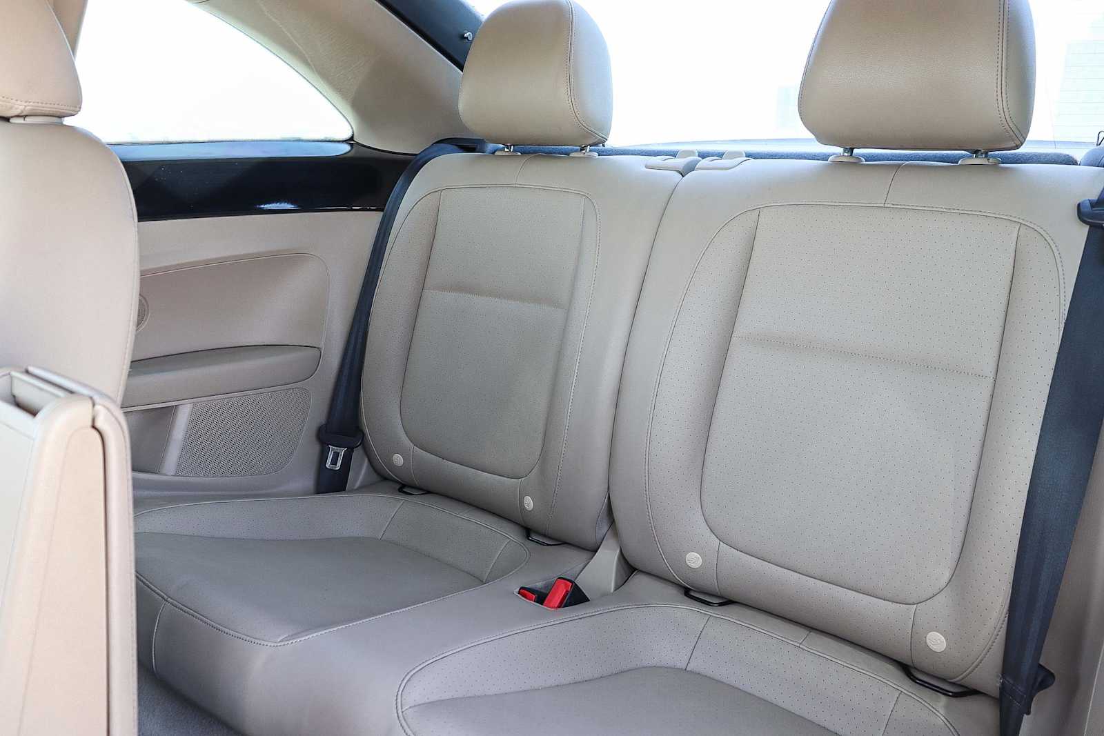 Vehicle image 11 of 21