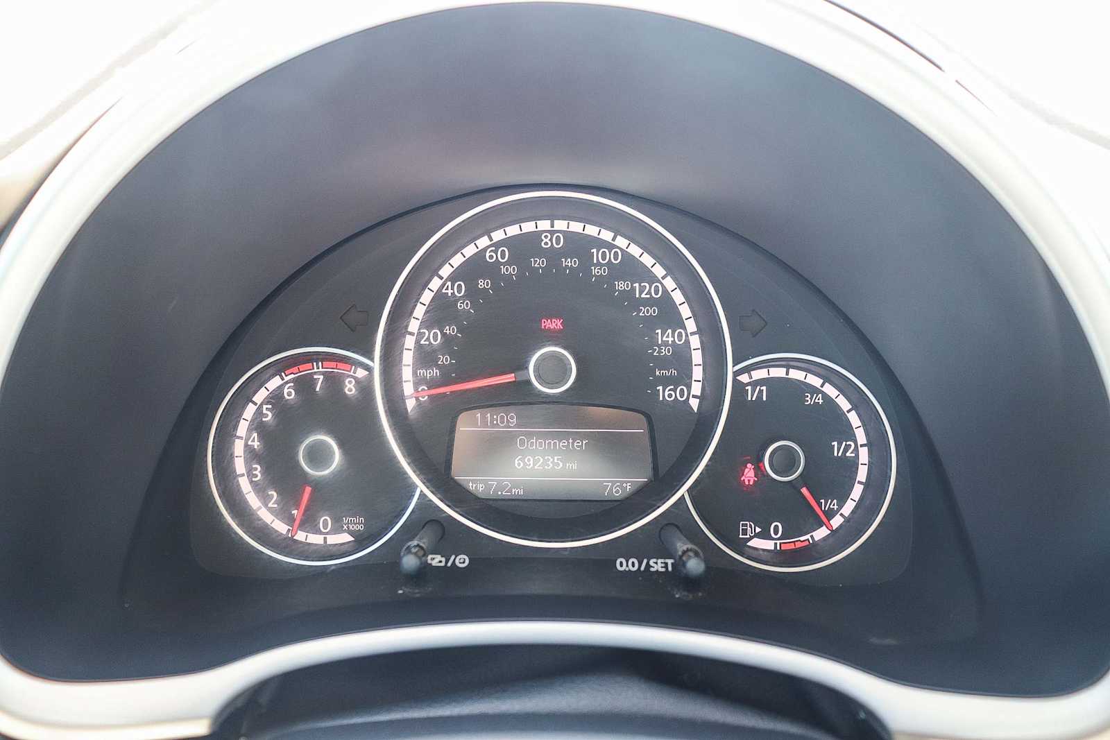 Vehicle image 15 of 21