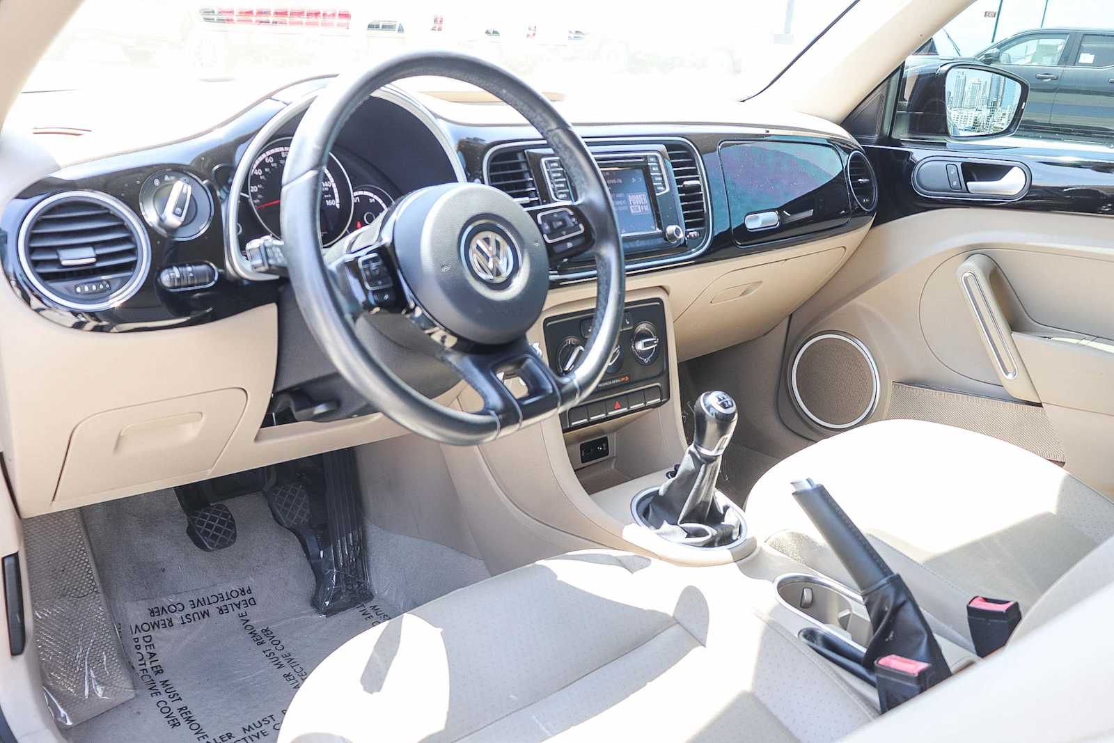 Vehicle image 13 of 21
