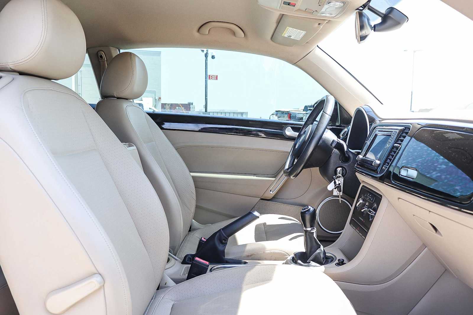 Vehicle image 12 of 21