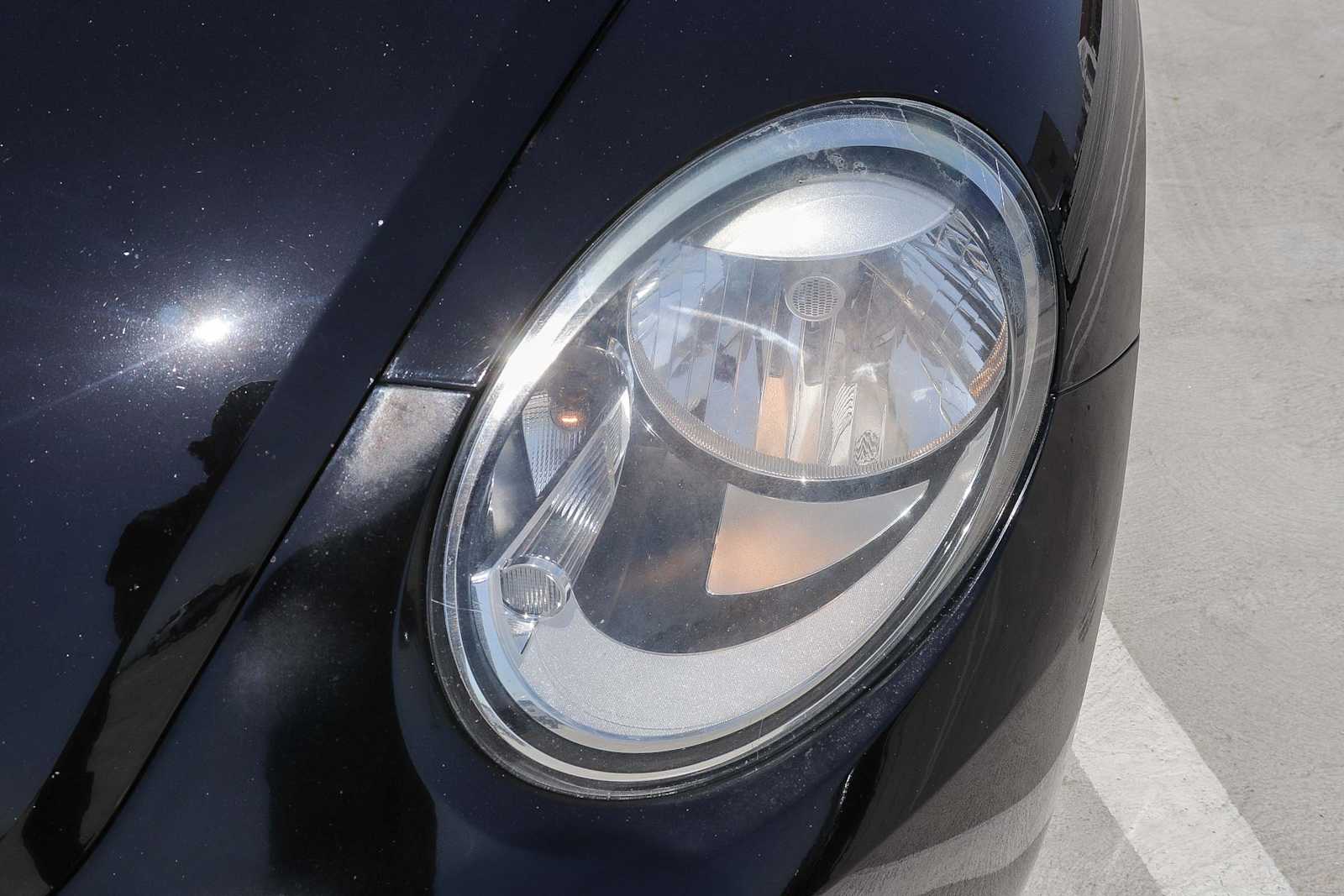Vehicle image 18 of 21