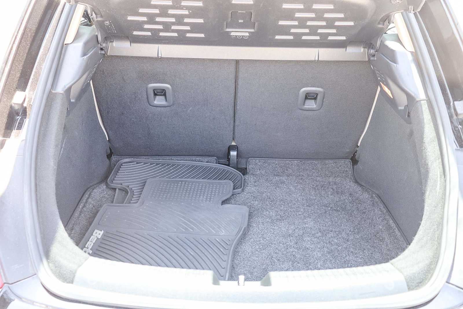 Vehicle image 10 of 21