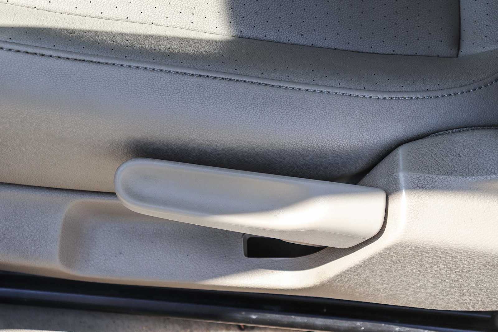 Vehicle image 20 of 21