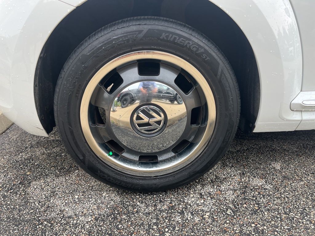 Vehicle image 9 of 23