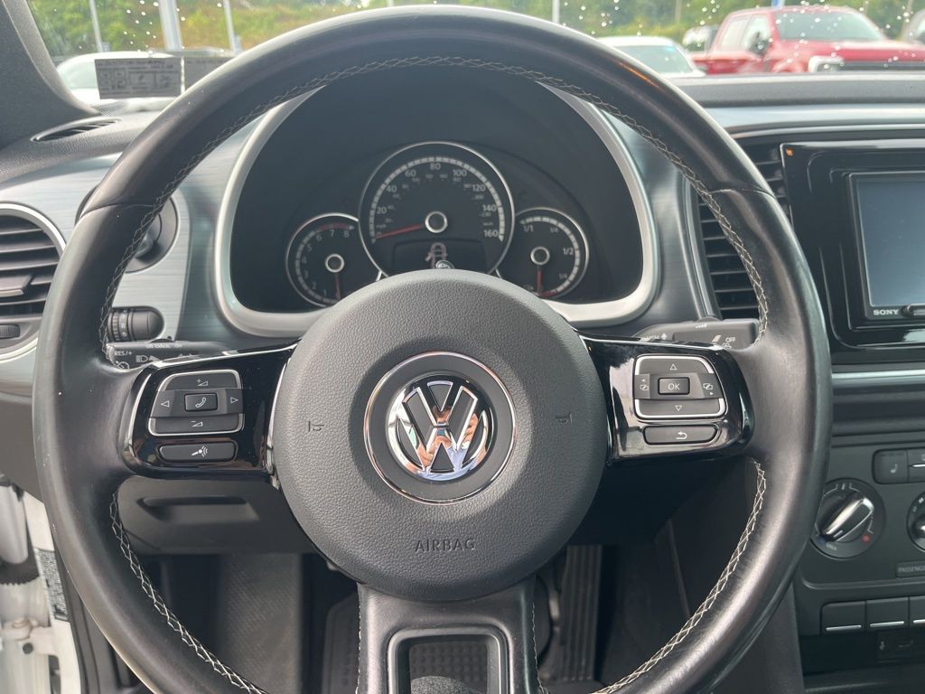 Vehicle image 21 of 23