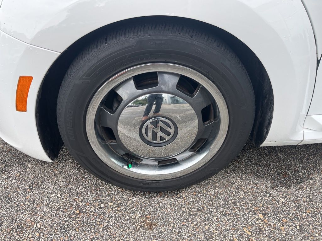 Vehicle image 11 of 23
