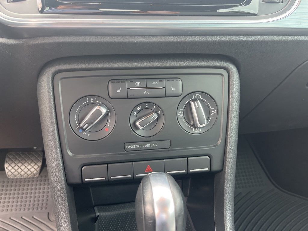 Vehicle image 22 of 23