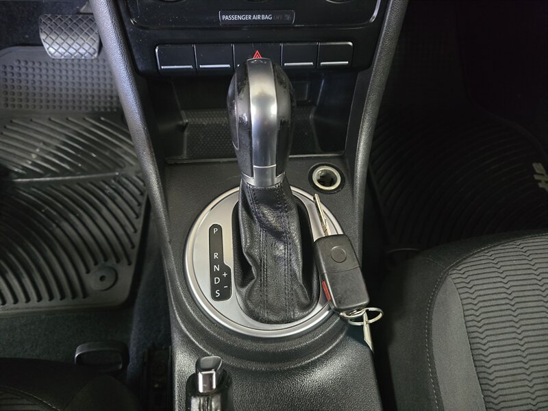 2016 Volkswagen Beetle 1.8T S Image 18 of 25