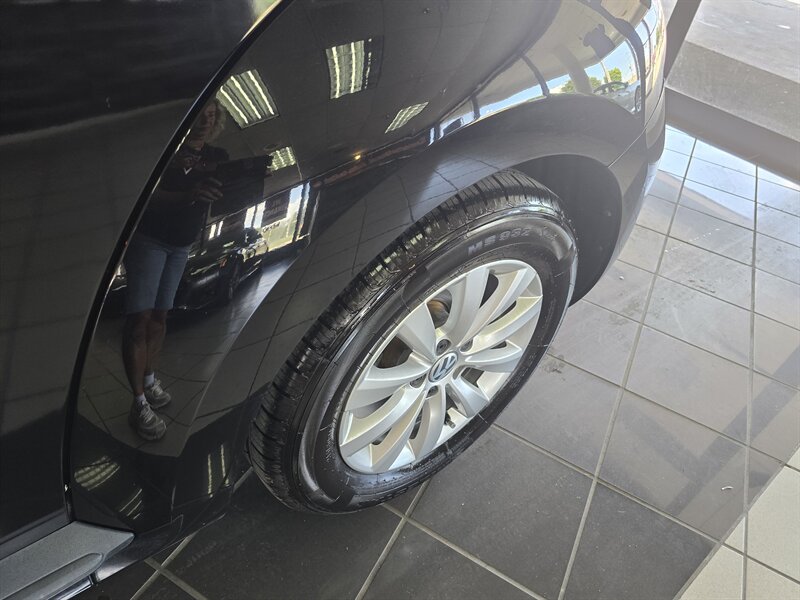 2016 Volkswagen Beetle 1.8T S Image 5 of 25