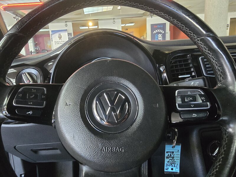 2016 Volkswagen Beetle 1.8T S Image 23 of 25