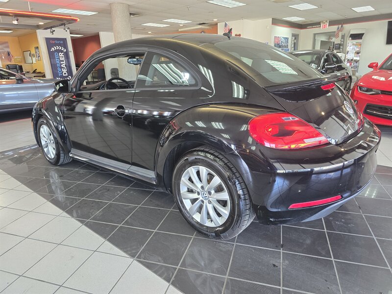 2016 Volkswagen Beetle 1.8T S Image 3 of 25