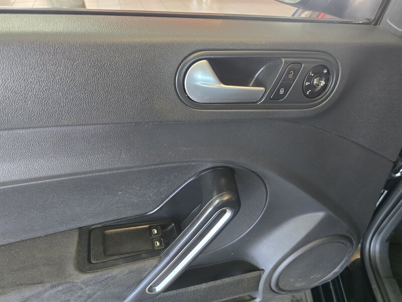 2016 Volkswagen Beetle 1.8T S Image 20 of 25