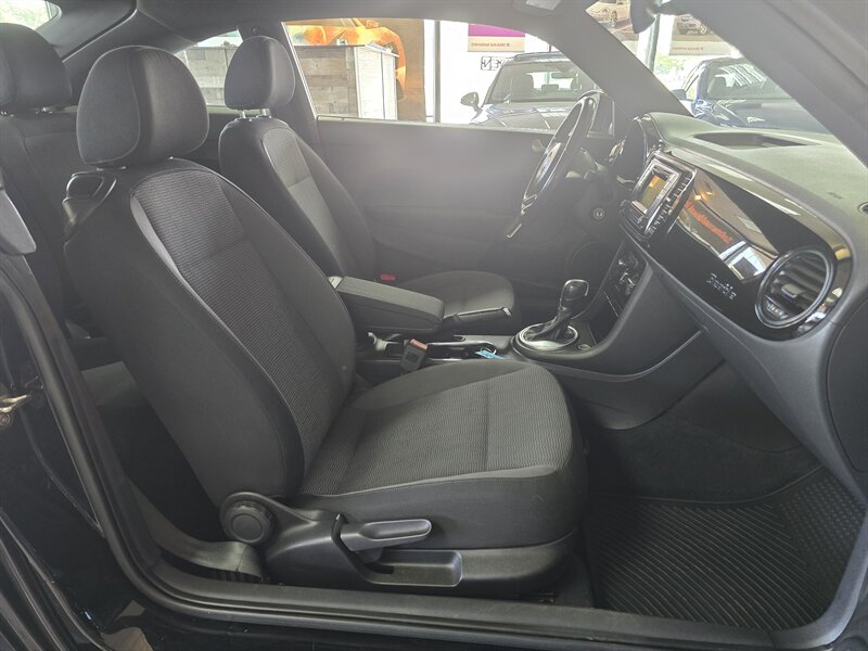 2016 Volkswagen Beetle 1.8T S Image 12 of 25
